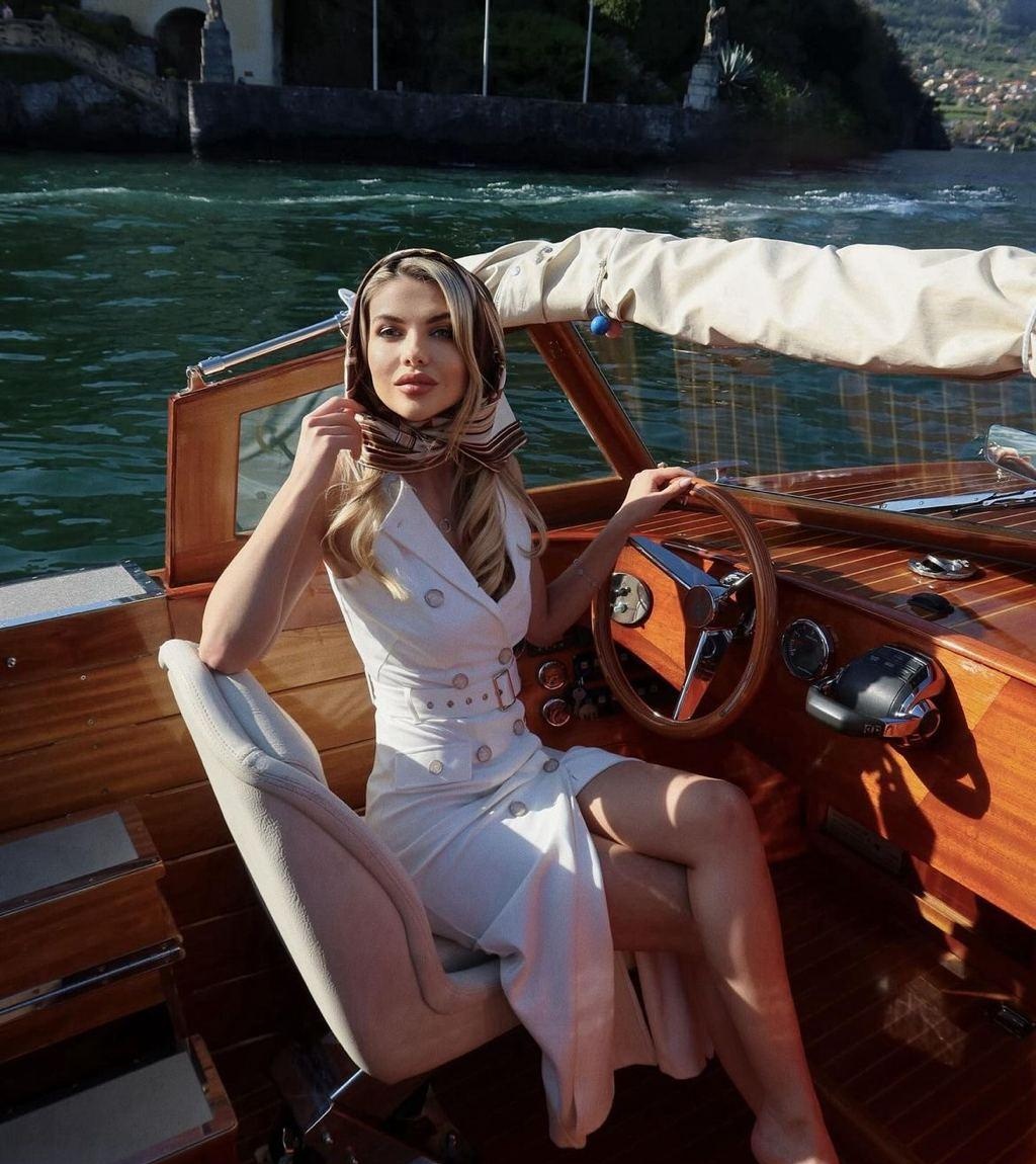 Яна привлекальеная девушка из Зарайск цена от 10000 руб